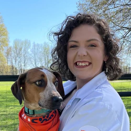 Lynsie Bell, Manchester Veterinary Technician